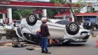 Macet Panjang Karna Kecelakaan di Jalan Raya Serpong Mobil hingga Terbalik