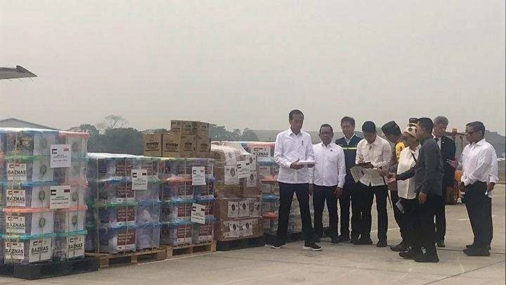 Jokowi Lepas Bantuan Kemanusiaan Tahap 2 Indonesia untuk Warga Palestina Seberat 21 Ton