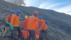 8 Orang Pendaki Gunung Merapi Masih Belum Bisa Dievakuasi