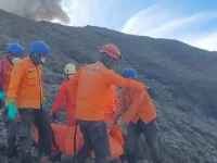 8 Orang Pendaki Gunung Merapi Masih Belum Bisa Dievakuasi
