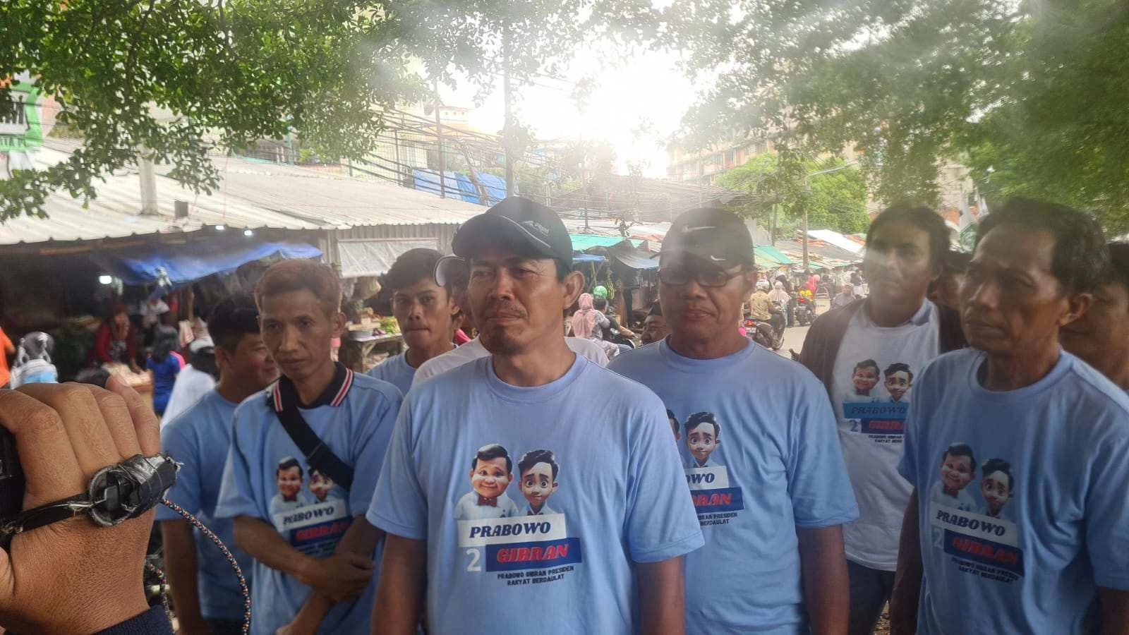 Paguyuban Pedagang pasar Petamburan Dukung Prabowo Gibran: Kami yakin Pasangan 02 ini Mampu Sejahterahkan Pedagang
